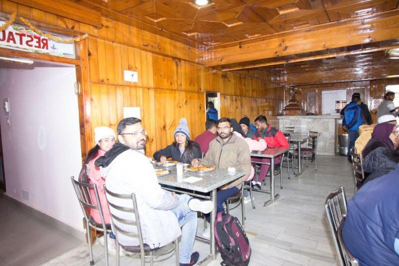 Utsav Hotel Manali  Bagian luar foto